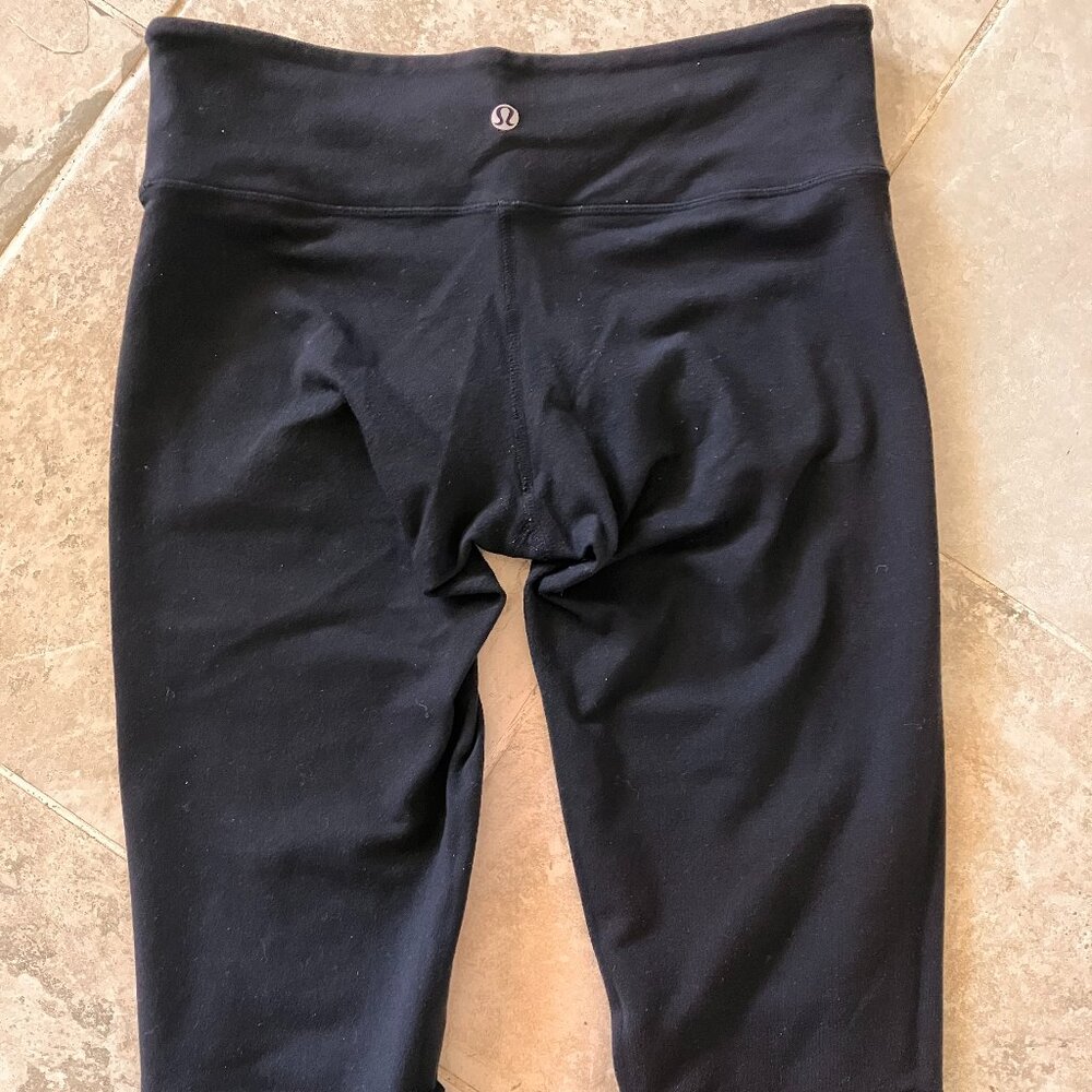 Lululemon Black leggings  3/4 Size 28